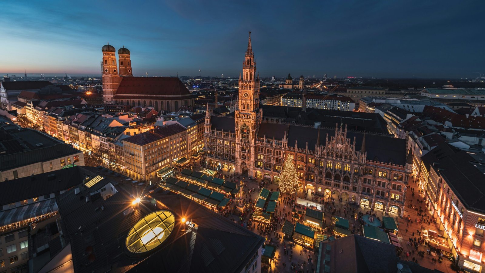 Nightlife in München – Abend vor einem Club